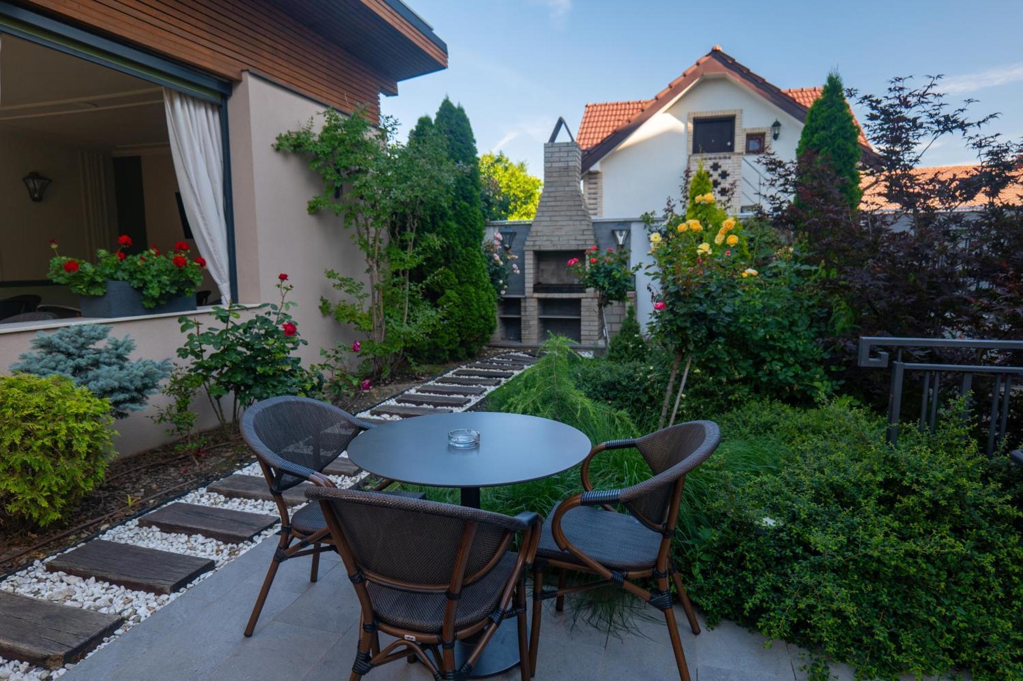 Pensiunea Nora Prestige Тимишоара Экстерьер фото
